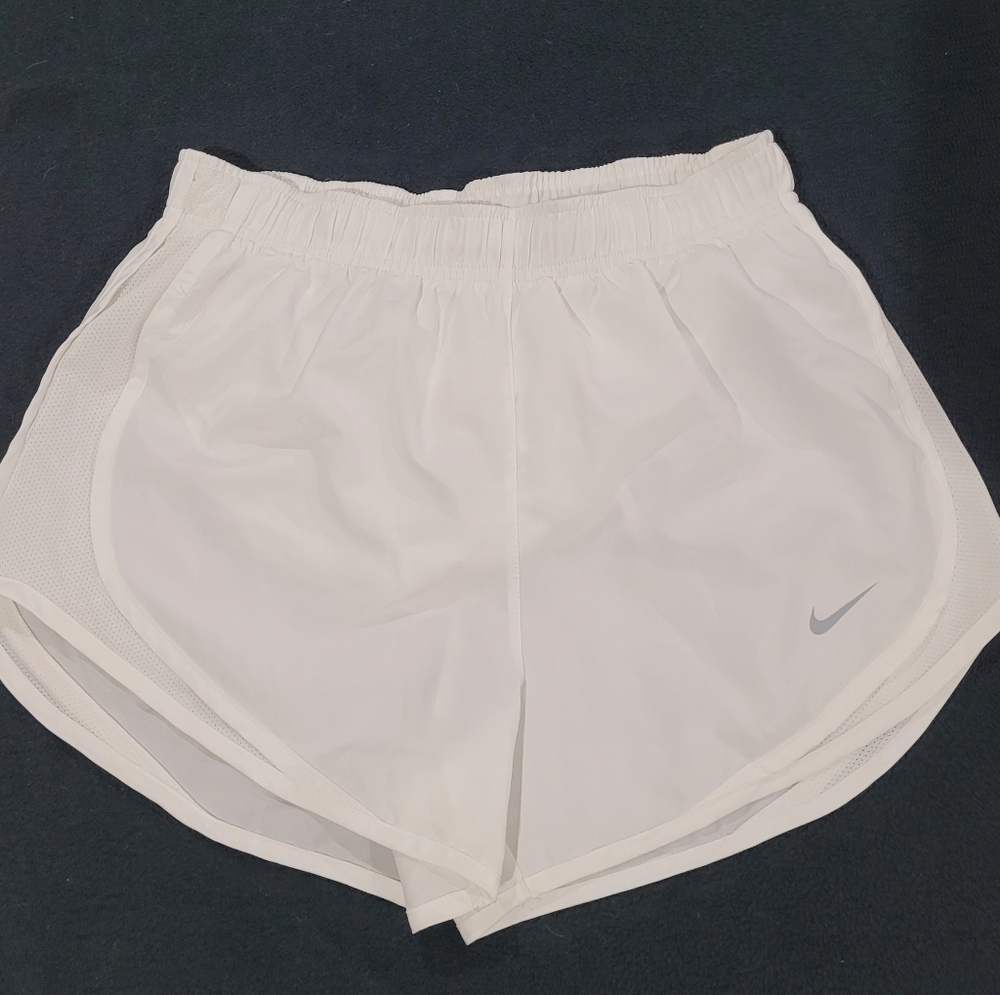 Nike White Athletic Shorts Lightweight Design